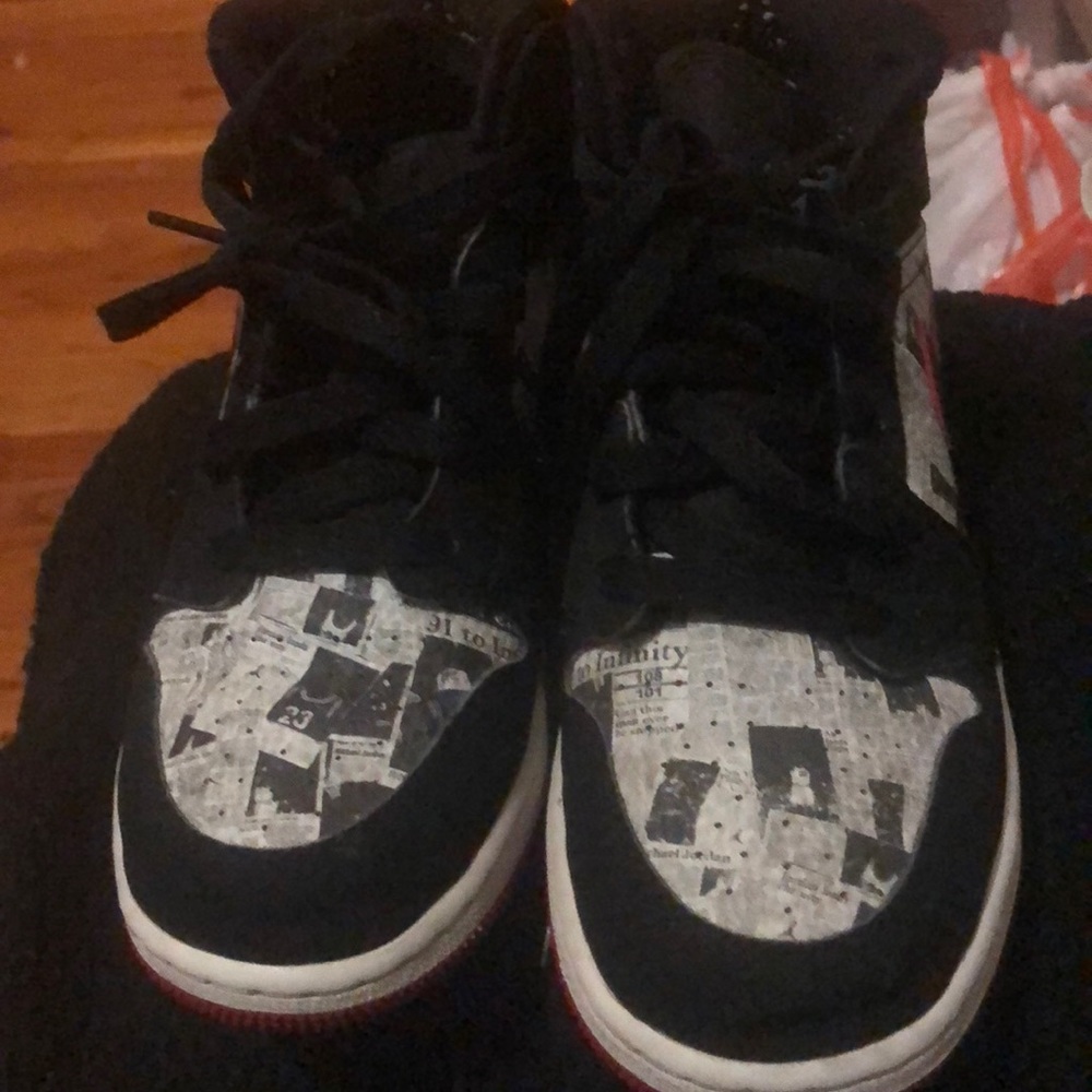 Newspaper Jordan 1’s